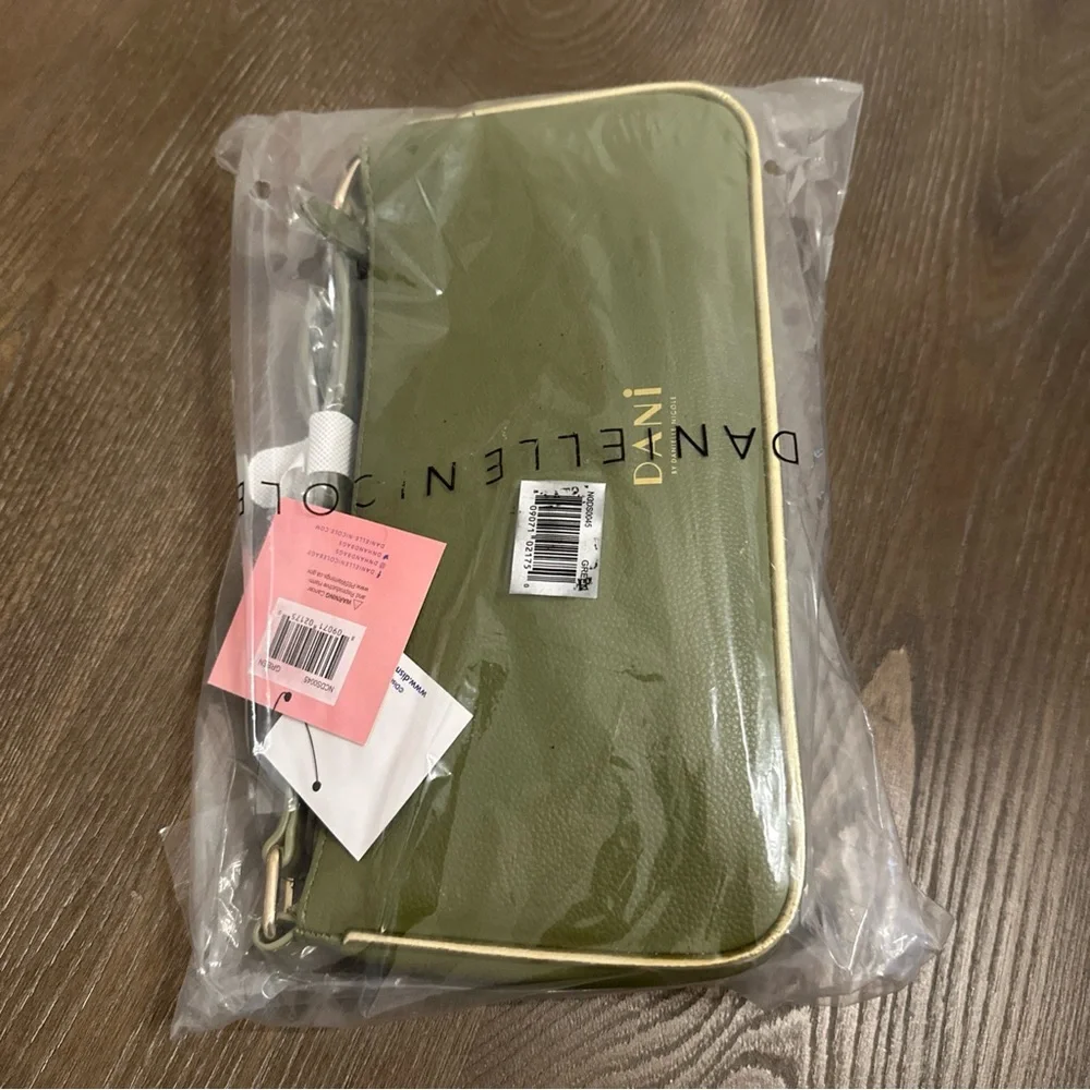 NWT Disney Dani Danielle Nicole Princess Tiana Handbag‎ Purse - Picture 6 of 6